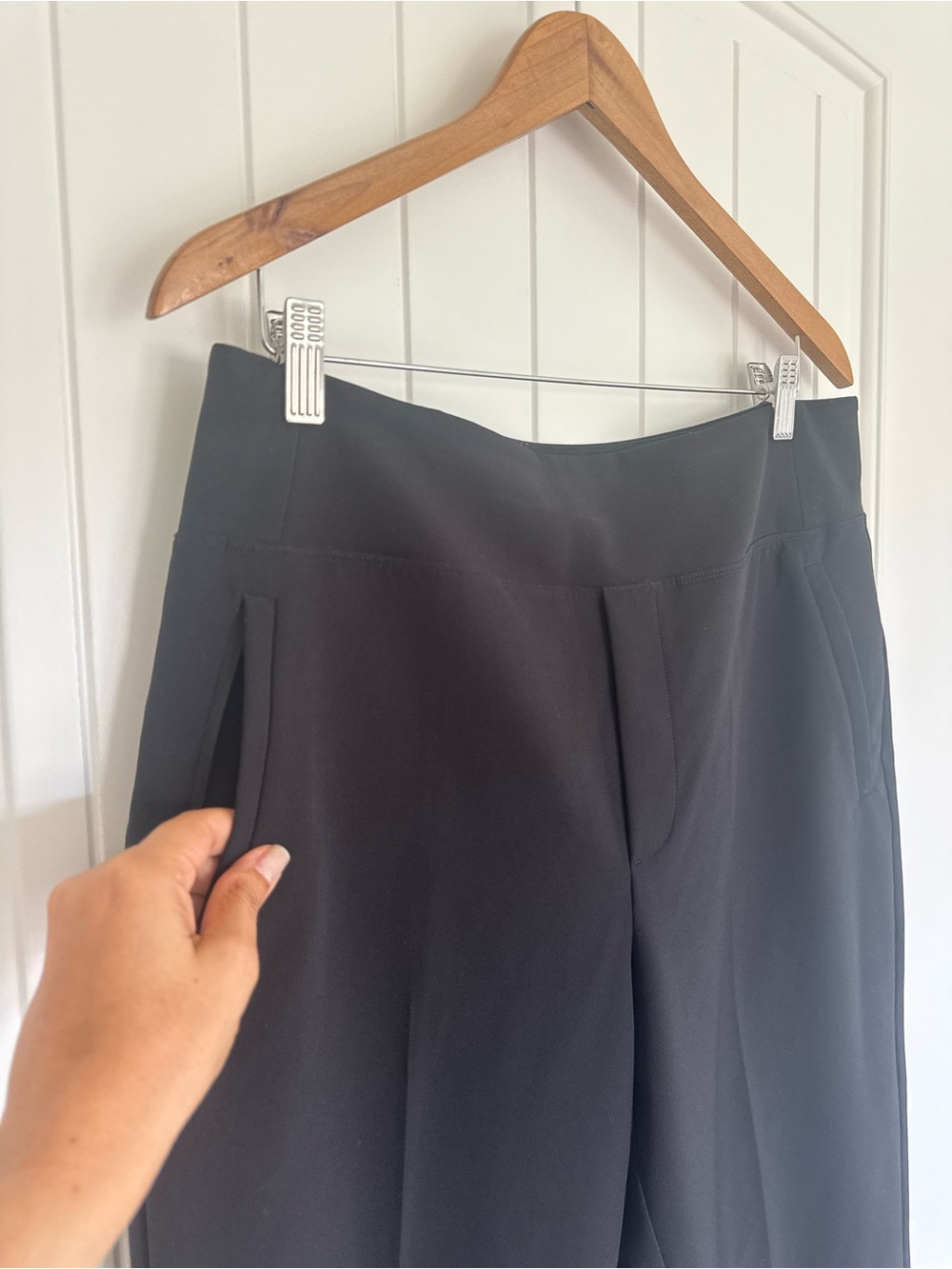Athleta Endless High Rise Pant Black Stretch Tapered Trousers Travel Work 12 - Picture 3 of 8